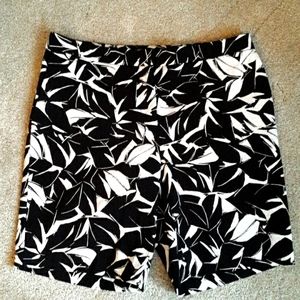 MARIO SERRANI Italy, Stretch Bermuda Shorts with Tab Closure in Bl…